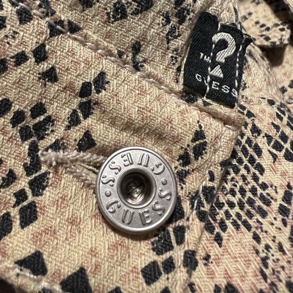 Lady’s Vintage GUESS Jacket - Picture 3 of 4